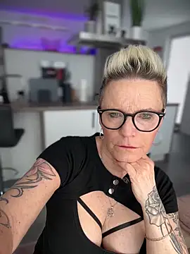 German Milf online show from 02-25-25, 01:28