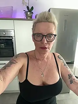 German Milf online show from 03-19-25, 09:28