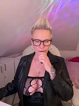 German Milf online show from 04-13-26, 12:32