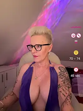 German Milf online show from 05-31-26, 06:09