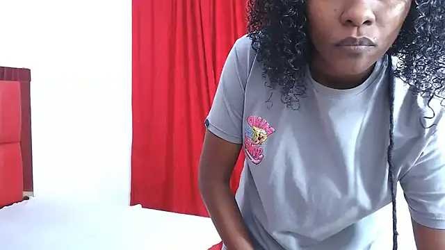 lizeth keilyn online show from 11-22-25, 03:33