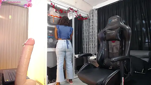 Snapshot of BLACK_ROSSE_1 chatting on 01-24-25, 12:52 BLACK ROSSE 1 online show from 01-24-25, 12:52