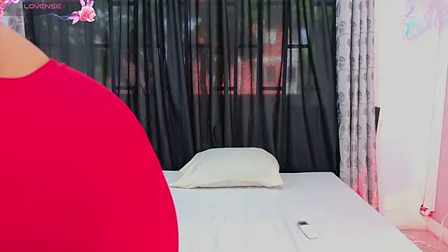 Snapshot of BLACK_ROSSE_1 chatting on 10-28-25, 12:30 BLACK ROSSE 1 online show from 10-28-25, 12:30