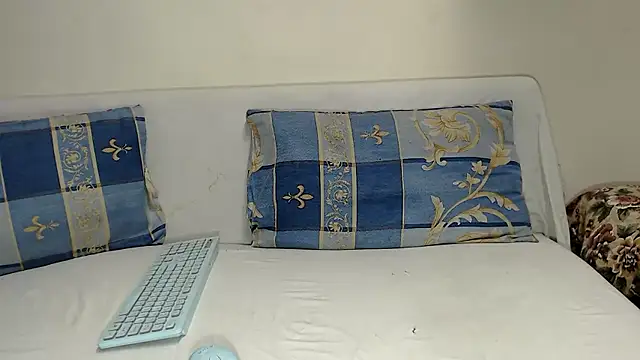 Snapshot of amrozia chatting on 06-18-26, 08:03 amrozia online show from 06-18-26, 08:03