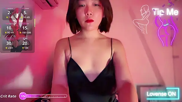 Snapshot of TR4NSCUTI3 chatting on 05-19-26, 06:58 TR4NSCUTI3 online show from 05-19-26, 06:58