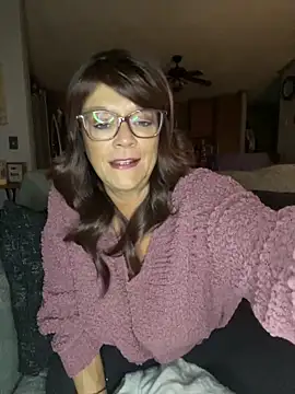 Snapshot of cowgirlc chatting on 02-22-25, 03:34 cowgirlc online show from 02-22-25, 03:34