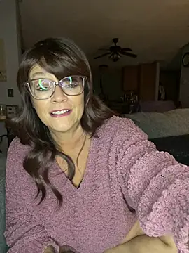 Snapshot of cowgirlc chatting on 02-26-25, 03:32 cowgirlc online show from 02-26-25, 03:32