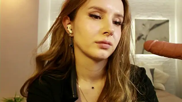 Betty June online show from 03-08-25, 12:22