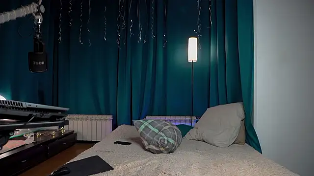 Snapshot of VIktorSecret chatting on 03-19-26, 04:49 VIktorSecret online show from 03-19-26, 04:49