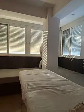 EmaSalis online show from 02-19-26, 07:48