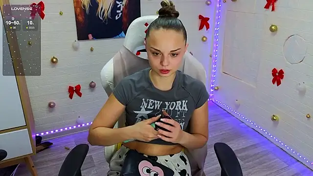 Snapshot of Misss_Vikk chatting on 02-20-26, 03:23 Misss Vikk online show from 02-20-26, 03:23