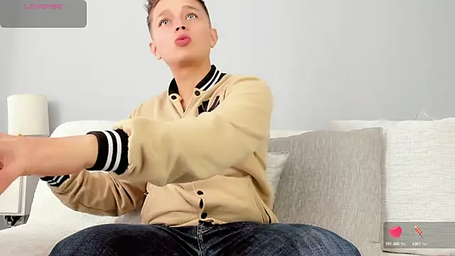 Snapshot of Tim_wolf chatting on 02-28-25, 09:01 Tim wolf online show from 02-28-25, 09:01