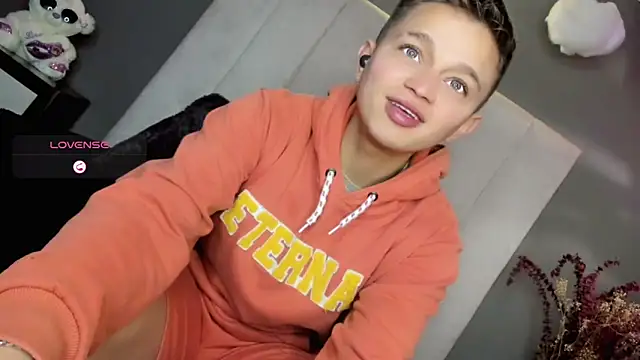 Snapshot of Tim_wolf chatting on 10-01-25, 01:50 Tim wolf online show from 10-01-25, 01:50