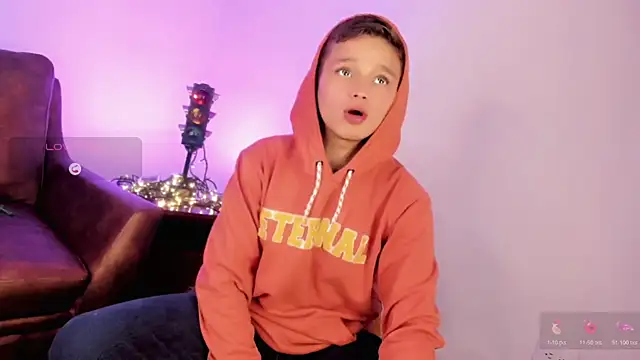 Snapshot of Tim_wolf chatting on 12-22-25, 08:17 Tim wolf online show from 12-22-25, 08:17