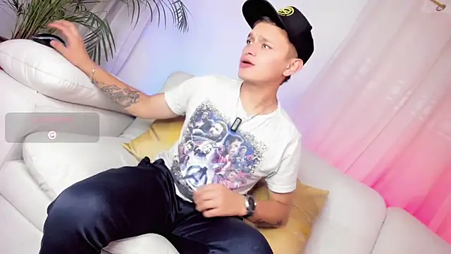 Snapshot of Tim_wolf chatting on 03-04-26, 10:05 Tim wolf online show from 03-04-26, 10:05