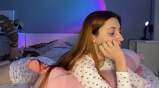 Uniarten online show from 12-15-24, 03:31