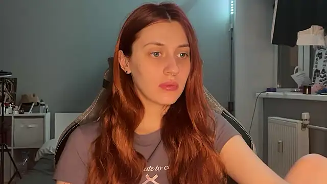 Uniarten online show from 09-28-25, 04:01