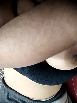 Snapshot of BigBustyRuhi chatting on 02-07-25, 10:50 BigBustyRuhi online show from 02-07-25, 10:50