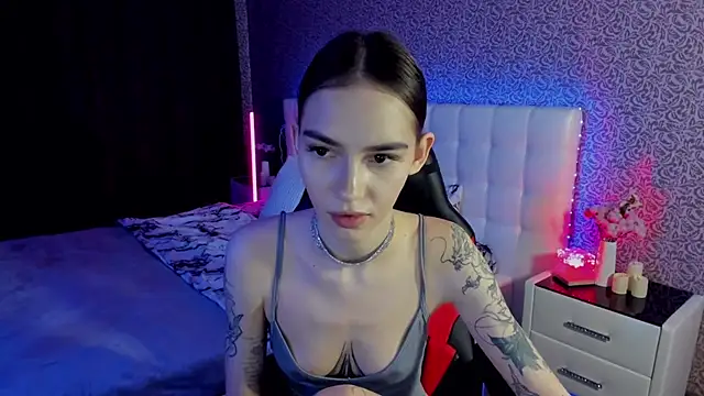 Snapshot of SophieCatty chatting on 03-19-25, 06:55 SophieCatty online show from 03-19-25, 06:55