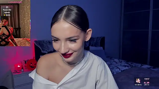 Snapshot of SophieCatty chatting on 10-30-25, 02:18 SophieCatty online show from 10-30-25, 02:18