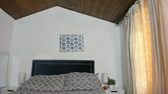 Snapshot of ZulyMichels chatting on 07-01-26, 12:51 ZulyMichels online show from 07-01-26, 12:51