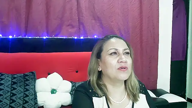 Snapshot of yayita_mature chatting on 01-06-25, 07:45 yayita mature online show from 01-06-25, 07:45