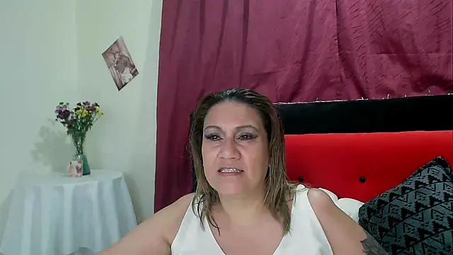 Snapshot of yayita_mature chatting on 01-10-25, 12:04 yayita mature online show from 01-10-25, 12:04