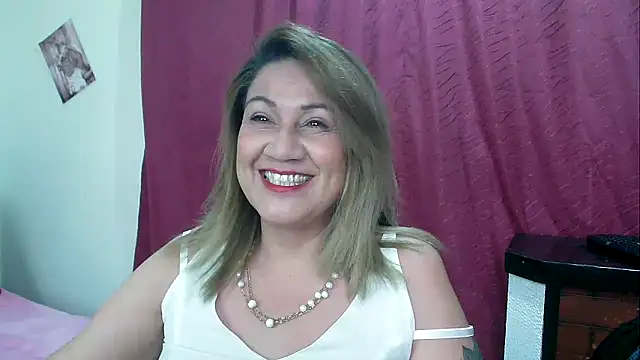 Snapshot of yayita_mature chatting on 02-24-25, 01:42 yayita mature online show from 02-24-25, 01:42