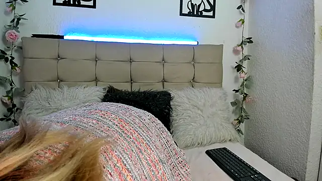 Snapshot of yayita_mature chatting on 09-27-25, 01:27 yayita mature online show from 09-27-25, 01:27