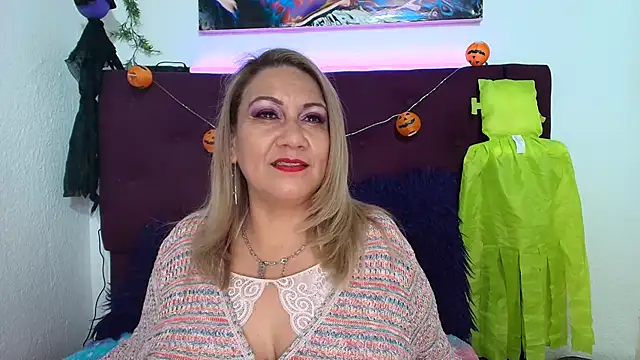 Snapshot of yayita_mature chatting on 10-21-25, 03:13 yayita mature online show from 10-21-25, 03:13