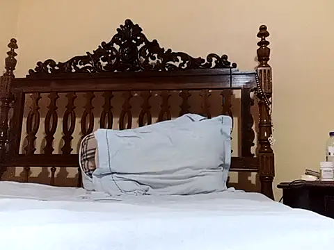 White rabbit  online show from 03-08-25, 08:35