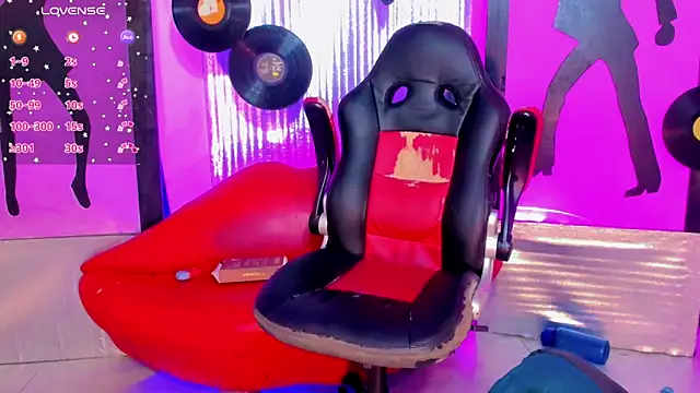 Snapshot of nickyminach_ chatting on 05-16-26, 07:56 nickyminach online show from 05-16-26, 07:56