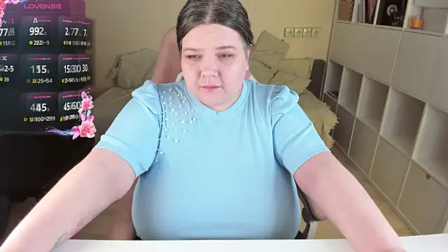 PlumPie online show from 04-21-26, 06:12