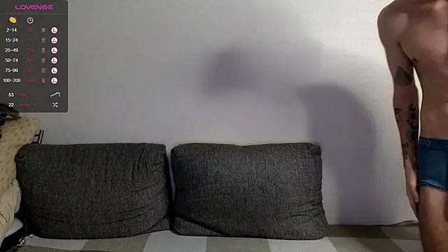 Snapshot of Cryptikov chatting on 12-18-24, 01:45 Cryptikov online show from 12-18-24, 01:45