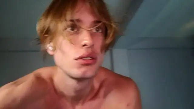 Snapshot of Cryptikov chatting on 02-04-25, 03:22 Cryptikov online show from 02-04-25, 03:22