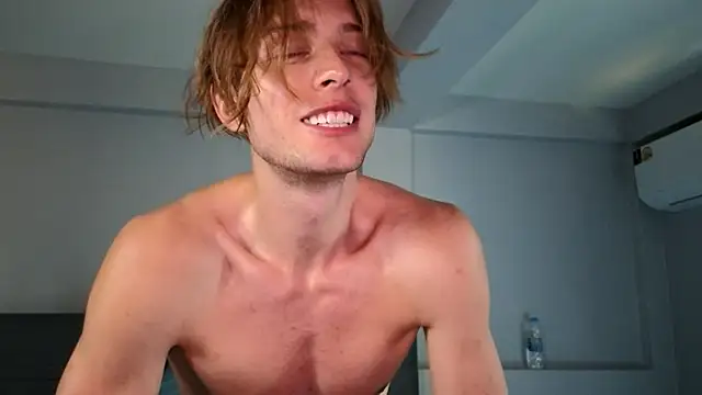 Snapshot of Cryptikov chatting on 02-05-25, 04:16 Cryptikov online show from 02-05-25, 04:16