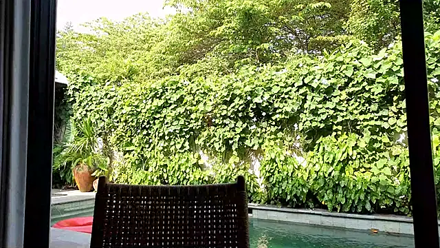 Snapshot of Cryptikov chatting on 03-05-25, 01:10 Cryptikov online show from 03-05-25, 01:10