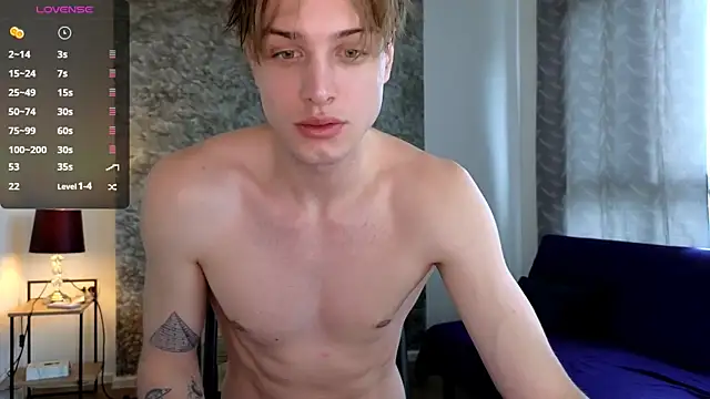 Snapshot of Cryptikov chatting on 11-11-25, 05:18 Cryptikov online show from 11-11-25, 05:18