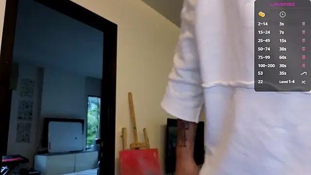 Snapshot of Cryptikov chatting on 11-24-25, 10:04 Cryptikov online show from 11-24-25, 10:04