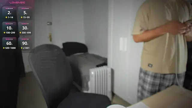 Snapshot of HonestAndrew chatting on 02-06-25, 06:51 HonestAndrew online show from 02-06-25, 06:51