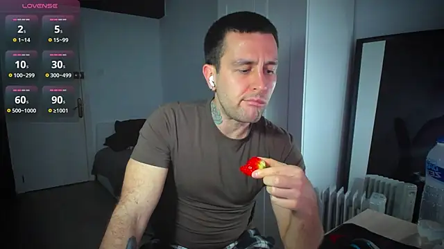 Snapshot of HonestAndrew chatting on 02-19-25, 03:49 HonestAndrew online show from 02-19-25, 03:49