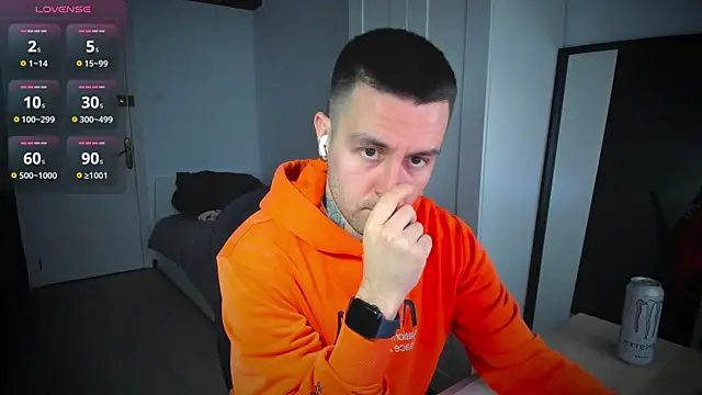 Snapshot of HonestAndrew chatting on 02-28-25, 02:09 HonestAndrew online show from 02-28-25, 02:09