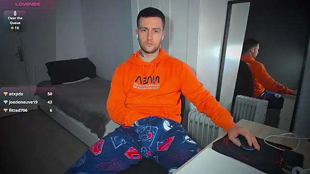 Snapshot of HonestAndrew chatting on 03-12-25, 09:44 HonestAndrew online show from 03-12-25, 09:44