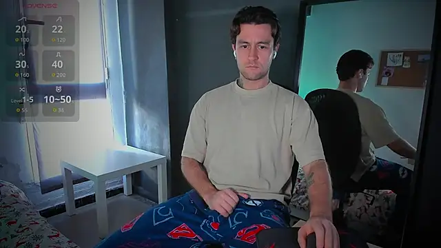 Snapshot of HonestAndrew chatting on 10-28-25, 08:29 HonestAndrew online show from 10-28-25, 08:29