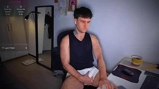 Snapshot of HonestAndrew chatting on 02-12-26, 08:09 HonestAndrew online show from 02-12-26, 08:09