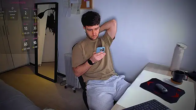 Snapshot of HonestAndrew chatting on 02-18-26, 12:01 HonestAndrew online show from 02-18-26, 12:01