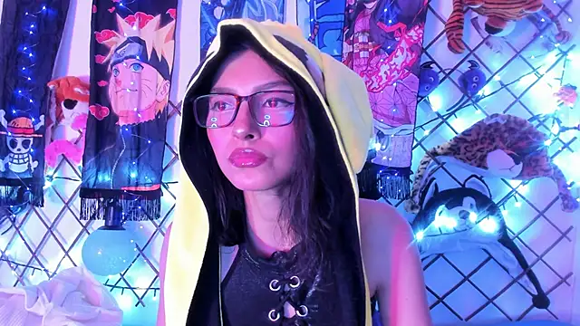 Snapshot of Alice_jacobs1 chatting on 02-10-25, 04:30 Alice jacobs1 online show from 02-10-25, 04:30