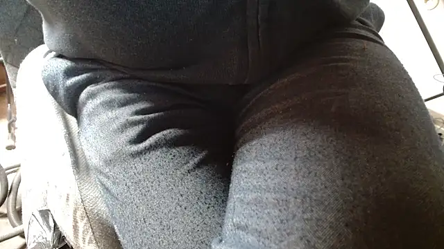 Snapshot of blow2gold chatting on 03-20-25, 08:53 blow2gold online show from 03-20-25, 08:53