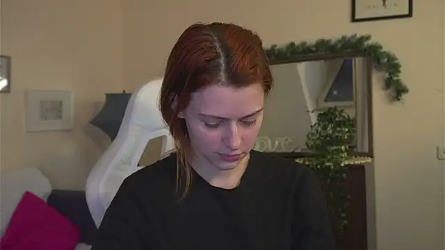 Snapshot of doll_lesli chatting on 01-27-25, 02:35 doll lesli online show from 01-27-25, 02:35