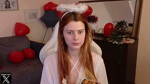 Snapshot of doll_lesli chatting on 02-15-25, 06:01 doll lesli online show from 02-15-25, 06:01